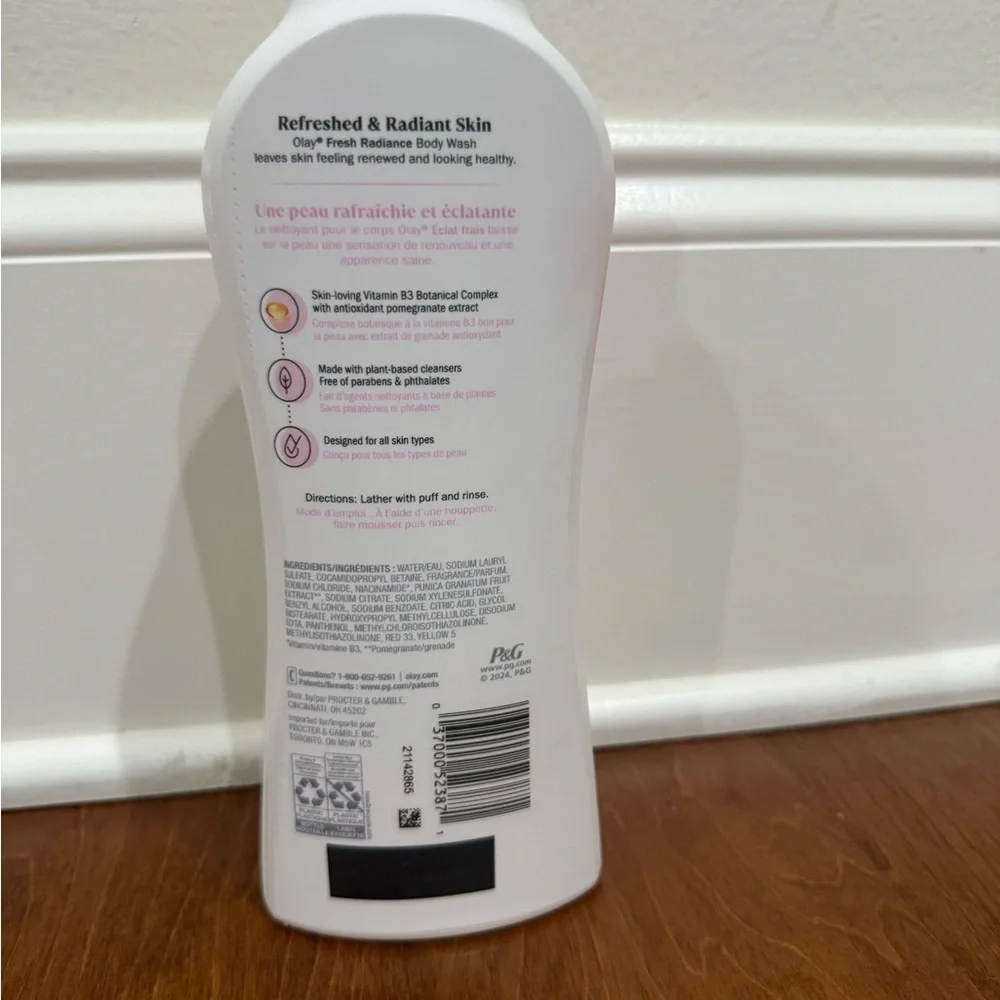 OLAY Fresh Radiance rose Water & sweet nectar  body wash